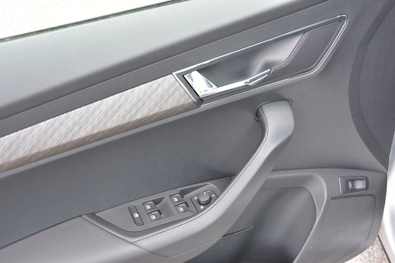 Škoda Karoq (2024) 1.5 TSI 110 kW TOP Selection D - fotka 8 z 29