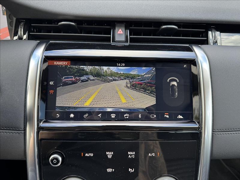 Land Rover Discovery Sport 2,0 D150 SE 4WD AT DPH - fotka 21 z 27