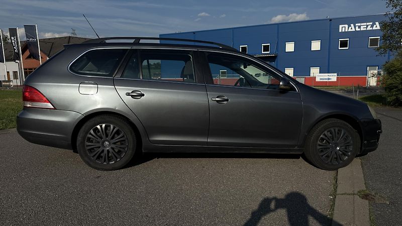 Volkswagen Golf Variant (2008) 2.0TDI DSG 103KW  - fotka 6 z 18