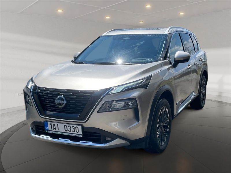 Nissan X-Trail 1,5 e-P. e-F. TEKNA AWD AT - fotka 3 z 11