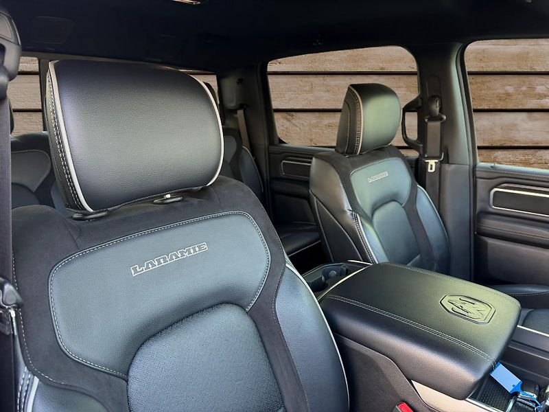 Dodge RAM (2024) +LARAMIE+OFFROAD PAKET+ - fotka 10 z 26