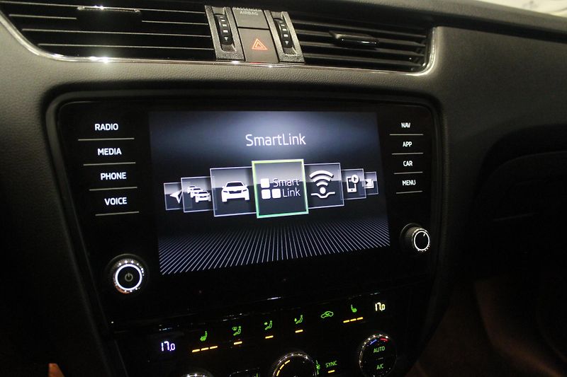 Škoda Octavia (2017) 2.0TDI, 110kW, DSG, FULL LED - fotka 18 z 22