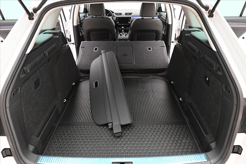 Škoda Superb 2,0 TDI 147 kW DSG 4x4 Style Z - fotka 11 z 30