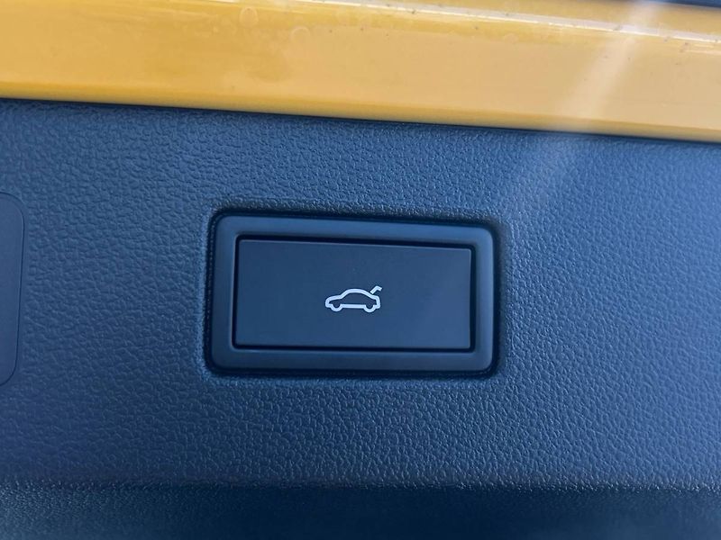 Volkswagen T-Roc (2026) 1,5 eTSI 7DSG R-Line - fotka 32 z 35
