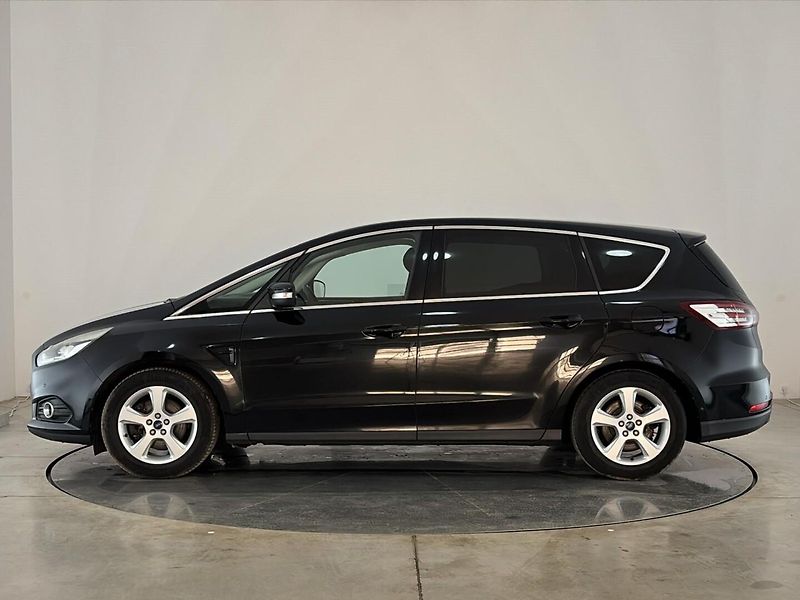 Ford S-MAX Titanium AT - fotka 3 z 28