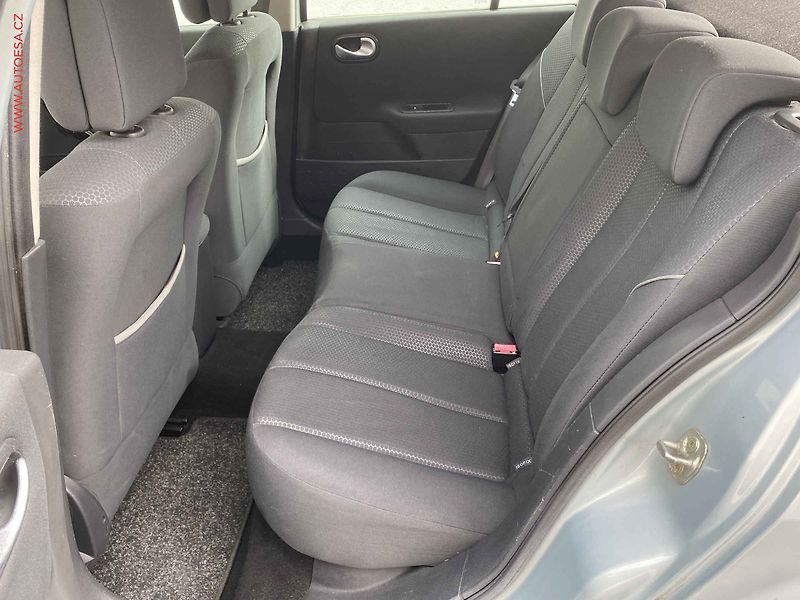 Renault Mégane (2003) 1.6i 16v, Klima - fotka 10 z 15