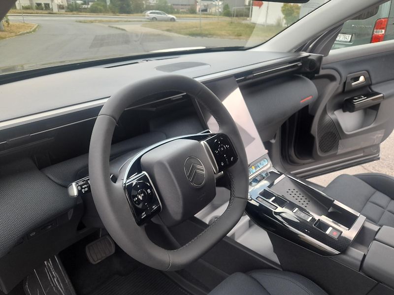 Citroën C5 Aircross (2026) PLUS Hybrid 145k Automatic - fotka 39 z 49