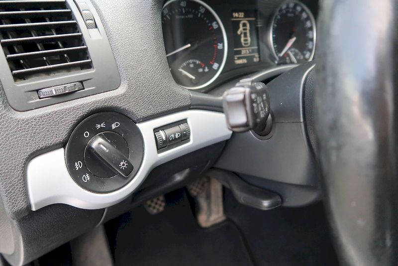 Škoda Octavia (2011) Ambiente Plus 1.4 TSI 90 kW - fotka 9 z 22