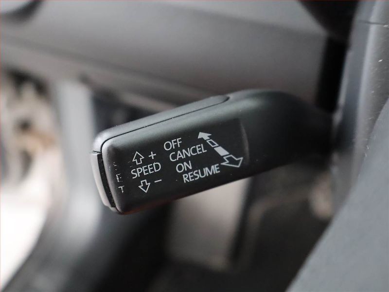 Volkswagen Passat (2012) 2.0 TDI, Navi, Tempomat - fotka 18 z 24