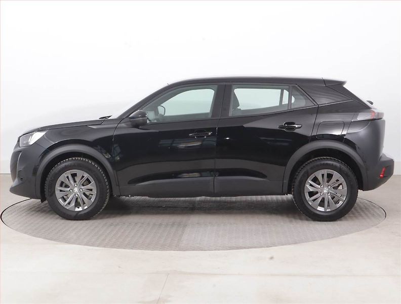 Peugeot 2008 (2023) Active 1.2 PureTech - fotka 3 z 15