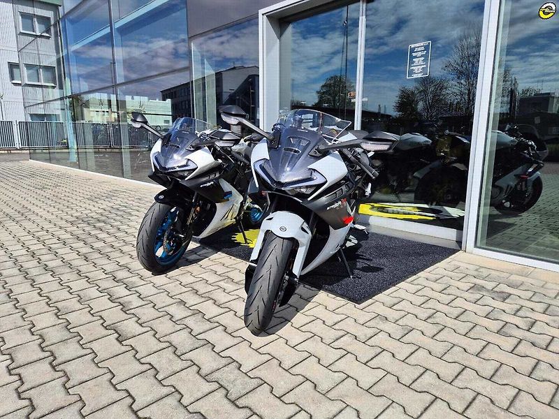 CFMOTO (2026) 675 SR-R - SKLADEM - fotka 42 z 43