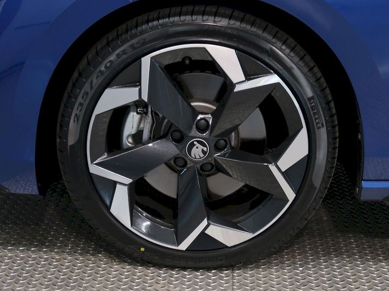 Škoda Superb (2026) SPORTLINE 2.0TDI 142KW 4x4 DSG - fotka 12 z 45