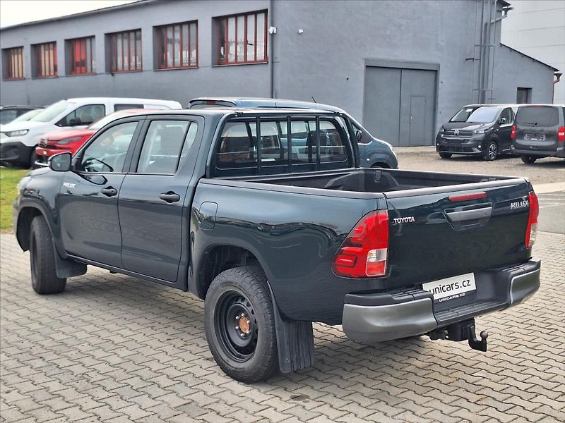 Toyota Hilux 2,4 D-4D  ČR DPH komplet pancí - fotka 8 z 18