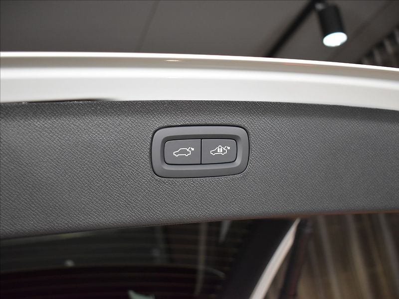 Volvo XC90 (2026) 2,0 B5  Ultra Bright - fotka 27 z 46