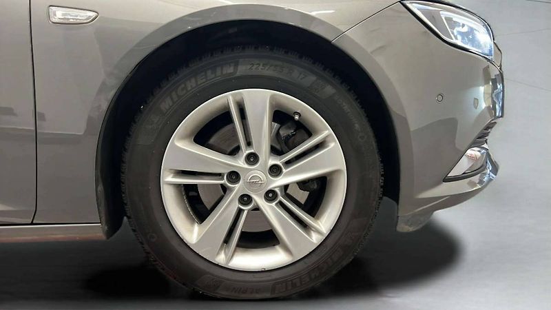Opel Insignia Sports Tourer Innovation D 2.0 - fotka 27 z 32