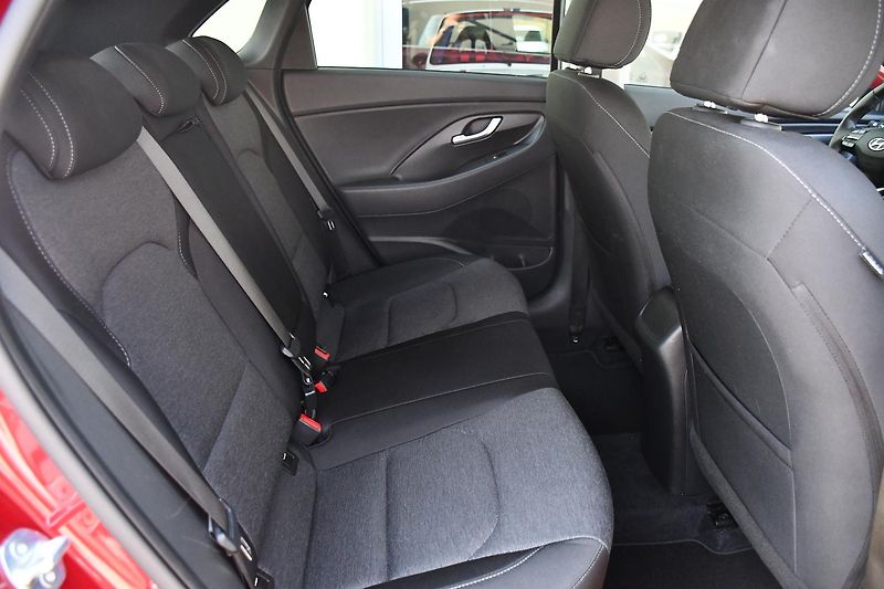 Hyundai i30 1.0TGi DCT STYLE ČR 1M - fotka 16 z 49