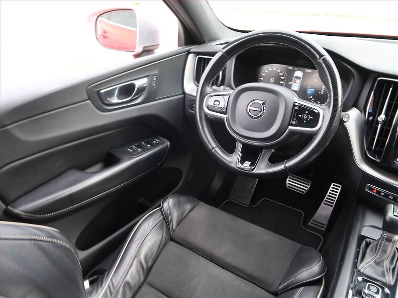 Volvo XC60 (2019) D4, 4X4, Automat, Kůže, Navi - fotka 7 z 19