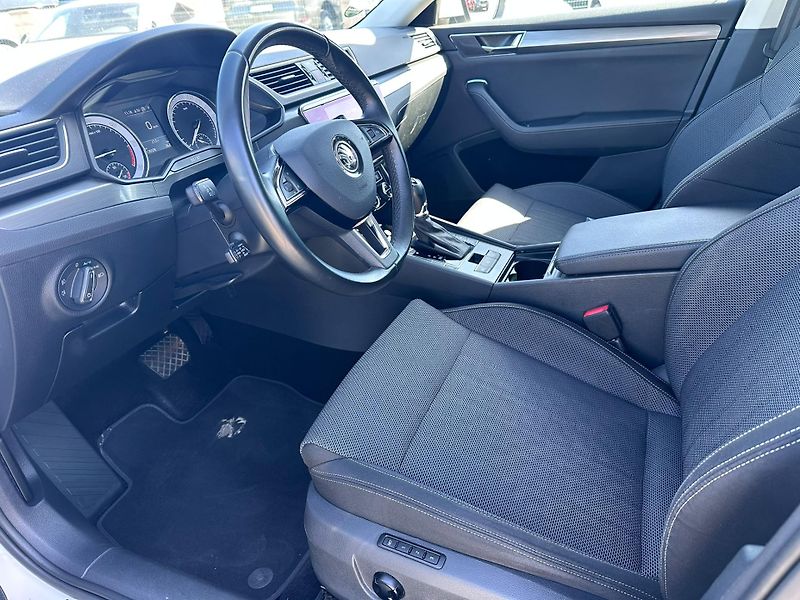 Škoda Superb 2.0 TDI 110kW Style - fotka 9 z 18