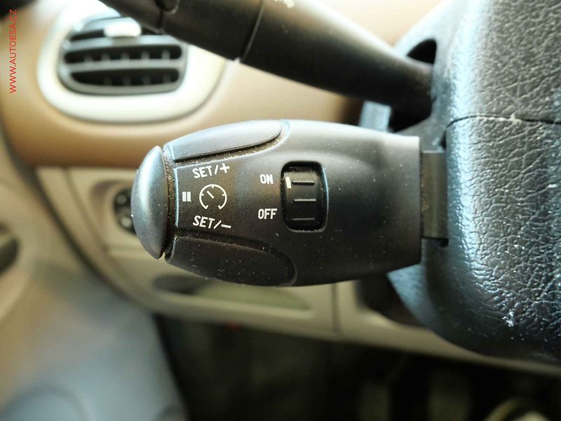 Citroën Xsara Picasso (2005) 1.8i, 1.maj, AC, panor - fotka 14 z 20