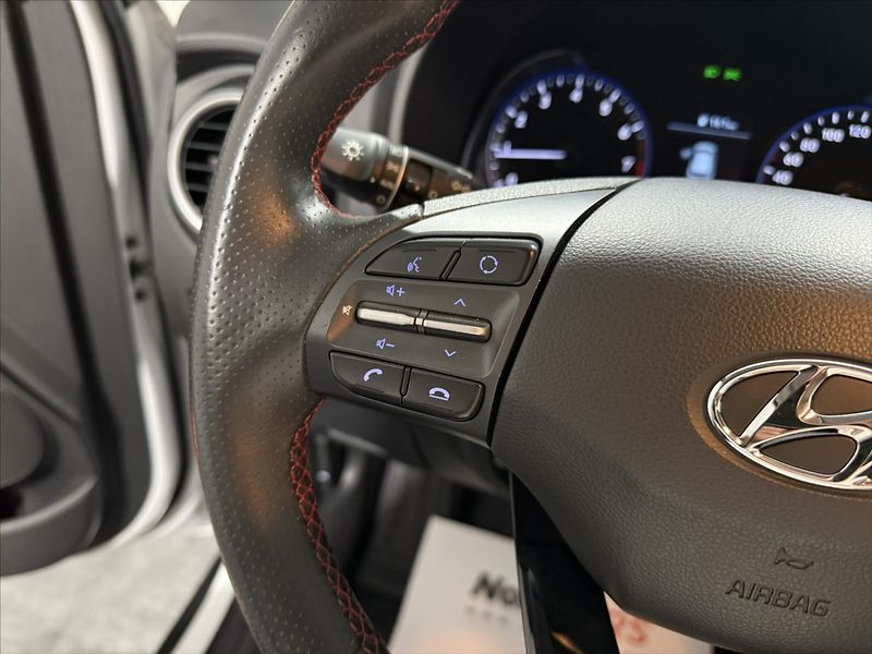 Hyundai Kona 1,0   T-GDi 88 kW 1.MAJITEL ČR - fotka 12 z 36