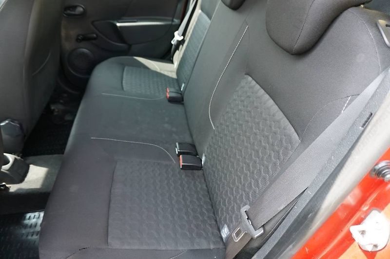 Dacia Logan (2014) 1,2 1,Majitel  nové v ČR - fotka 26 z 27