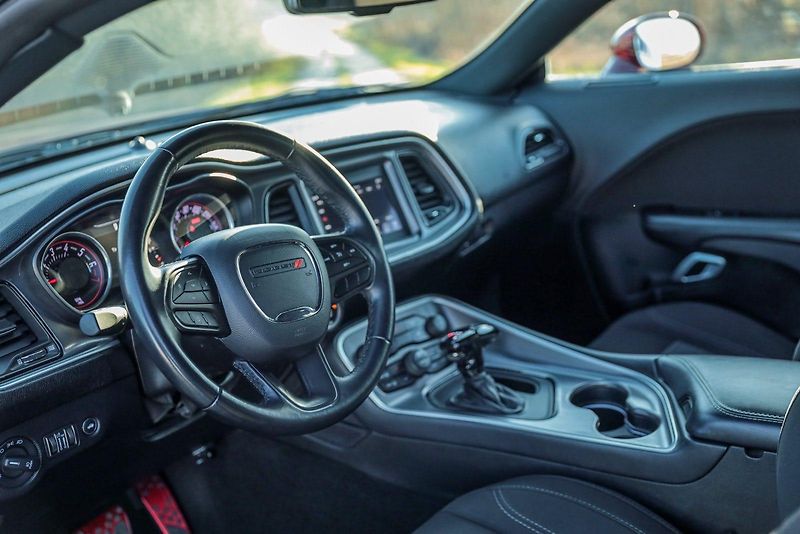 Dodge Challenger 3.6 V6 SXT Automat - fotka 7 z 13