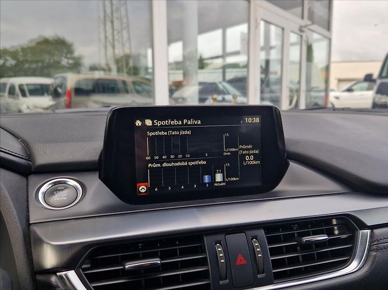 Mazda 6 2,2 D SKYACTIVE, VÝHŘEV NOSIČ - fotka 38 z 42