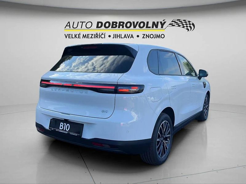 Leapmotor B10 (2026) Design hybrid EV baterie 18,8k - fotka 8 z 34