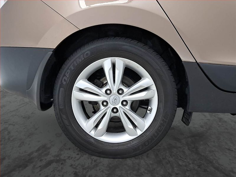 Hyundai ix35 (2013) 2.0 CRDi, 4X4, Tempomat - fotka 14 z 18