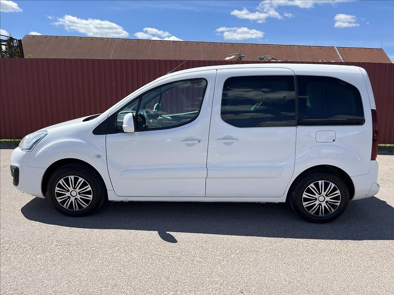 Peugeot Partner 1,6 HDi 5MÍST KLIM ROZVODY DPH - fotka 4 z 39