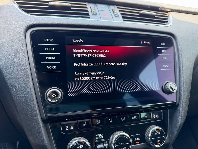 Škoda Octavia combi RS 2,0 TDI 135 kW 6° DSG - fotka 21 z 30