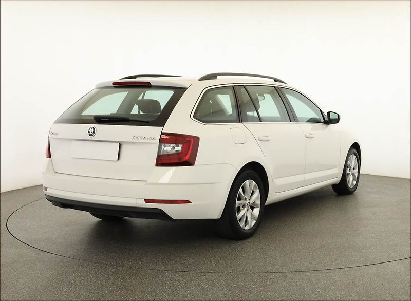 Škoda Octavia (2018) 1.6 TDI, Serv.kniha, Tempomat - fotka 5 z 16