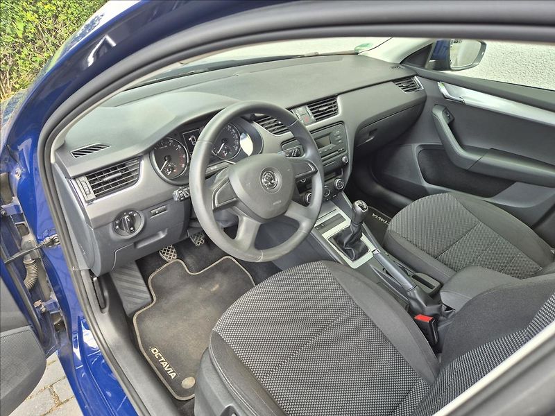 Škoda Octavia 1,2 TSI III Combi Klima Tempom - fotka 12 z 28