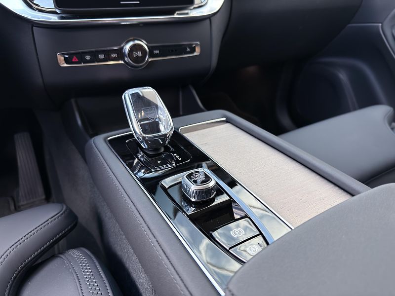 Volvo XC90 B5 AWD PLUS BRIGHT // 7M +kola - fotka 23 z 52