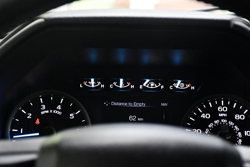 Ford F-150 2.7 L ECOBOOST XLT SPORT 4X4 - fotka 27 z 38