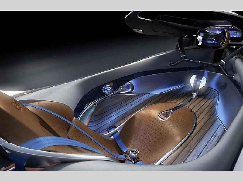 Koncept Mercedes-Benz Silver Arrow EQ