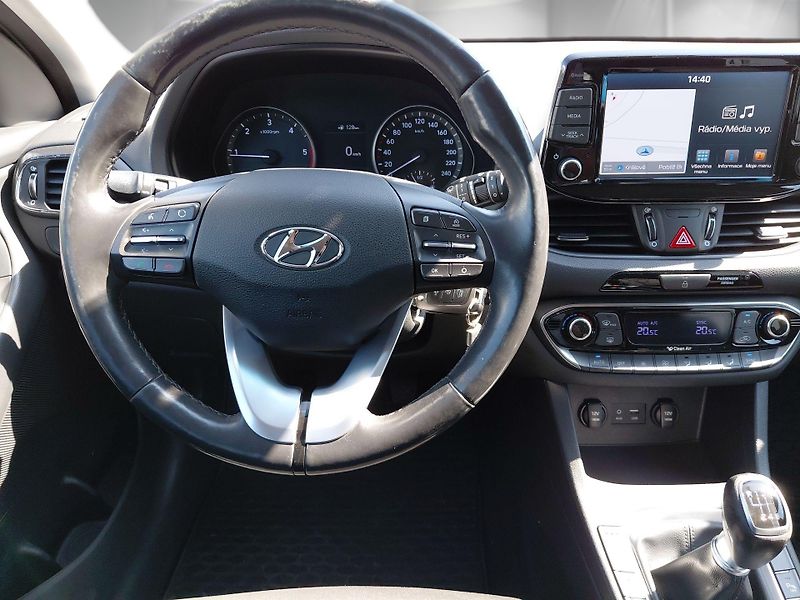 Hyundai i30 (2017) 1,6 CRDi 81 kW STYLE - fotka 15 z 24