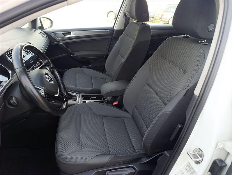 Volkswagen Golf 1,5 TGi  DSG Aut.klima ACC - fotka 14 z 33