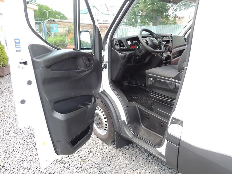 Iveco Daily (2021) 2.3D,35S16,115kw,Maxi,ČR,1maj. - fotka 12 z 31