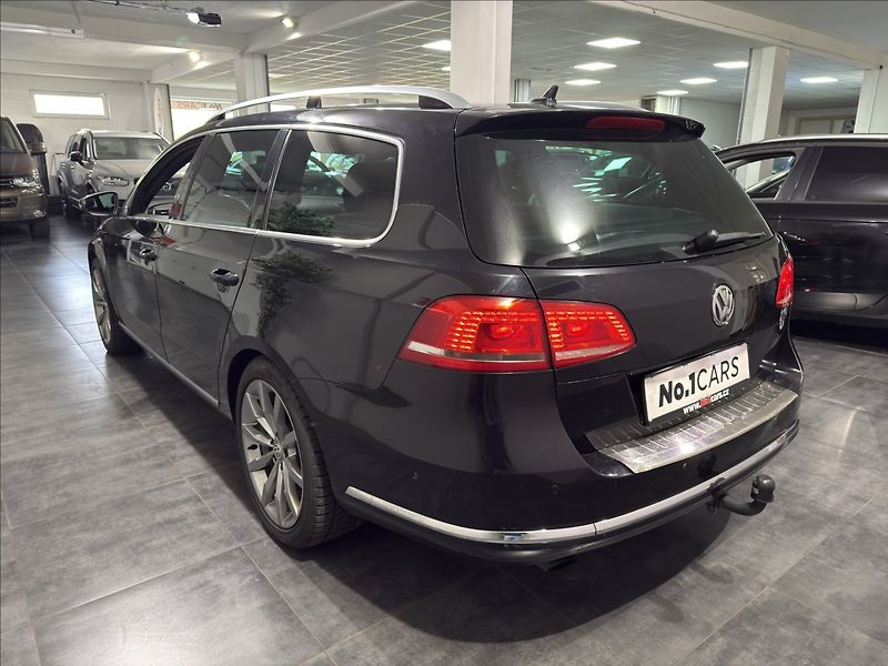 Volkswagen Passat 2,0   TDI DSG 4X4 HIGHLINE ACC - fotka 4 z 37
