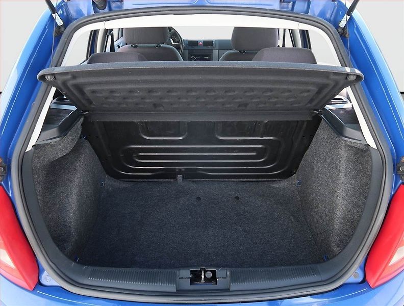 Škoda Fabia (2002) 1.0, Tažné, pěkný stav - fotka 13 z 13