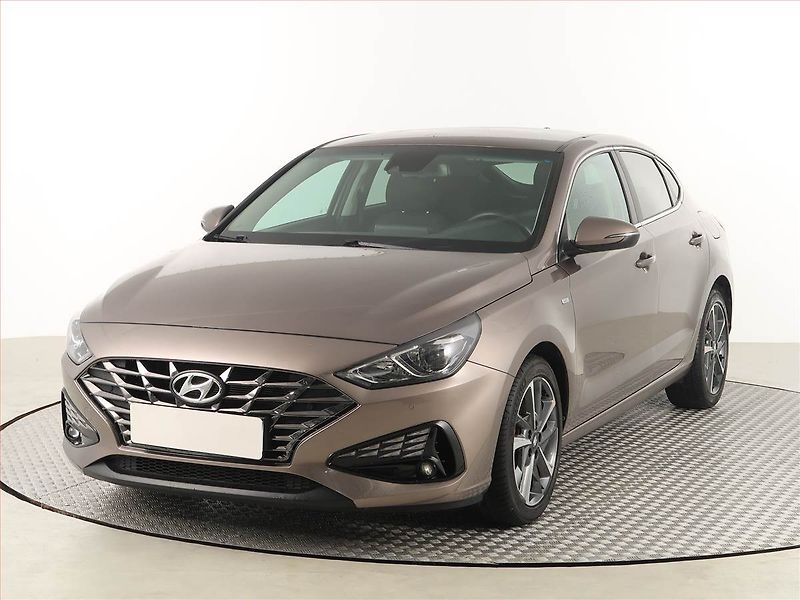 Hyundai i30 (2021) 1.5 T-GDI MHEV, Serv.kniha - fotka 2 z 17