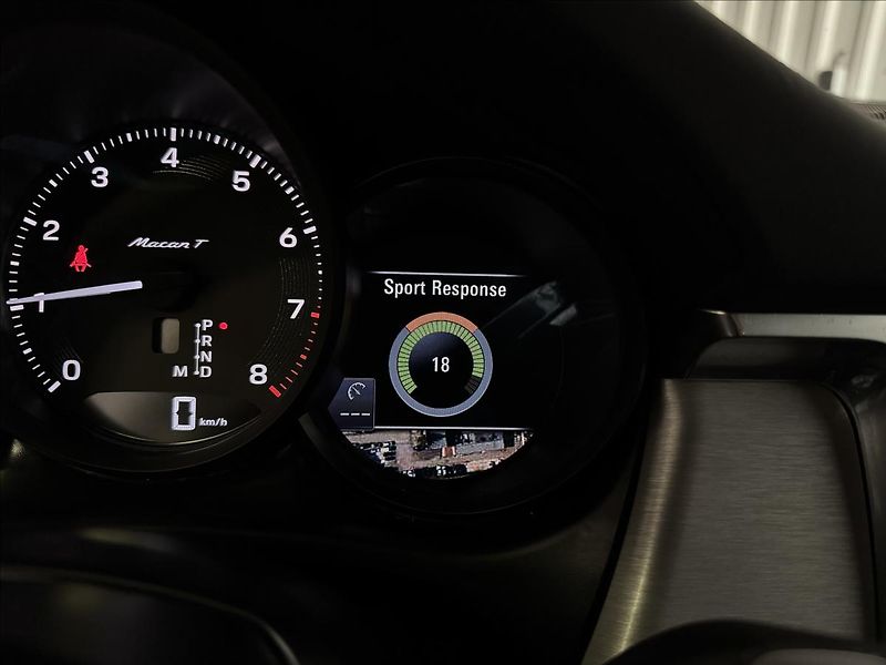 Porsche Macan T CHRONO PASM PANO MATRIX LED - fotka 22 z 49