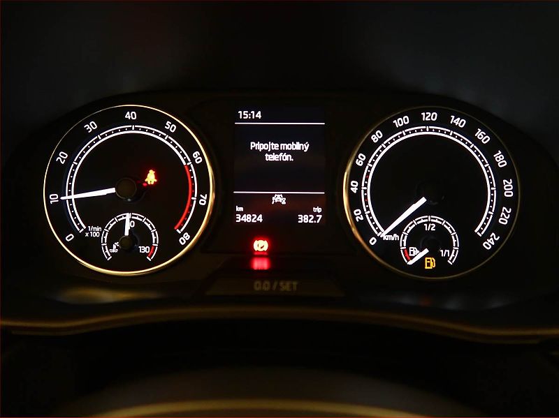 Škoda Fabia (2023) 1.0, Serv.kniha, Tempomat - fotka 11 z 15