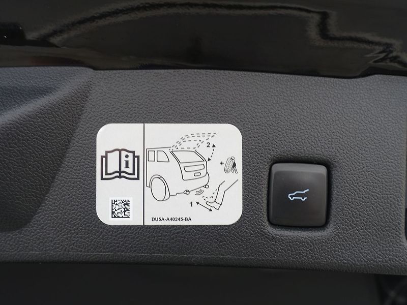 Ford Kuga 2,0 EB 140 kW AWD ST-Line - fotka 46 z 72
