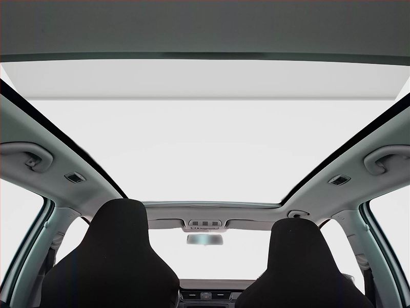 Škoda Rapid (2013) Spaceback 1.2 TSI, Xenony - fotka 16 z 16