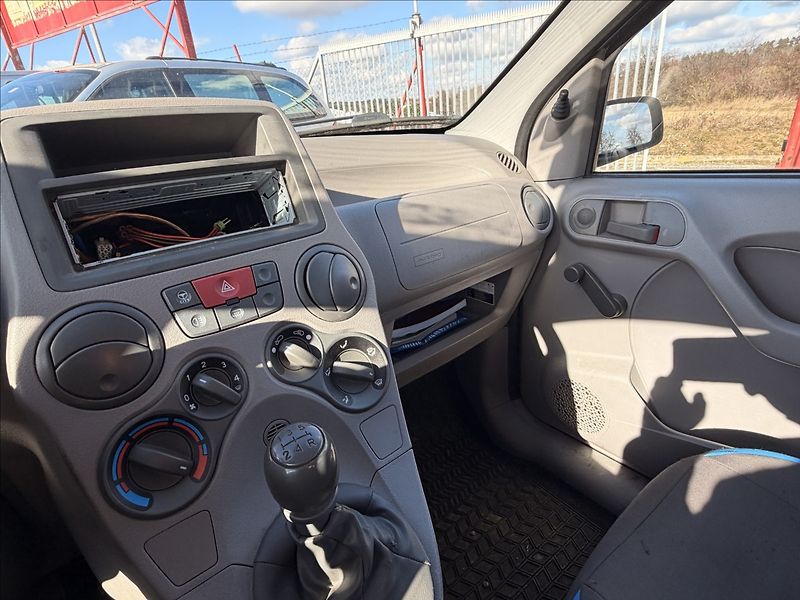 Fiat Panda 1,2 i 4X4 - fotka 10 z 18