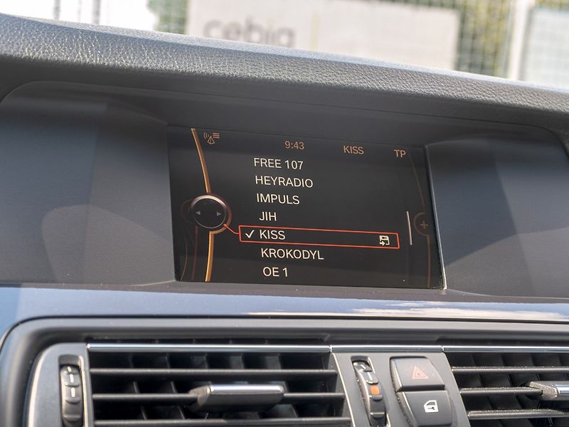 BMW Řada 5 (2013) 2.0D 135KW mat – NOVÉ V ČR - fotka 21 z 44