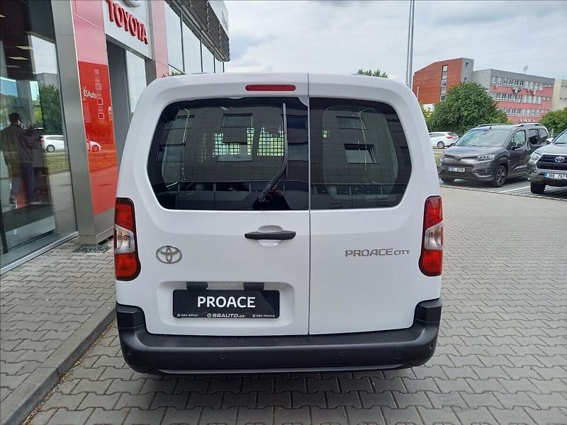 Toyota ProAce City 1,5 Crew Cab L2 5S 1,5D 100k M - fotka 5 z 16