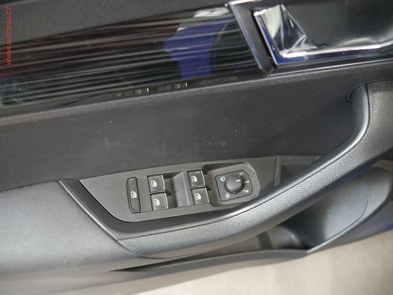 Škoda Karoq (2019) 1.6TDI, Ambition, DSG, +kola - fotka 10 z 21